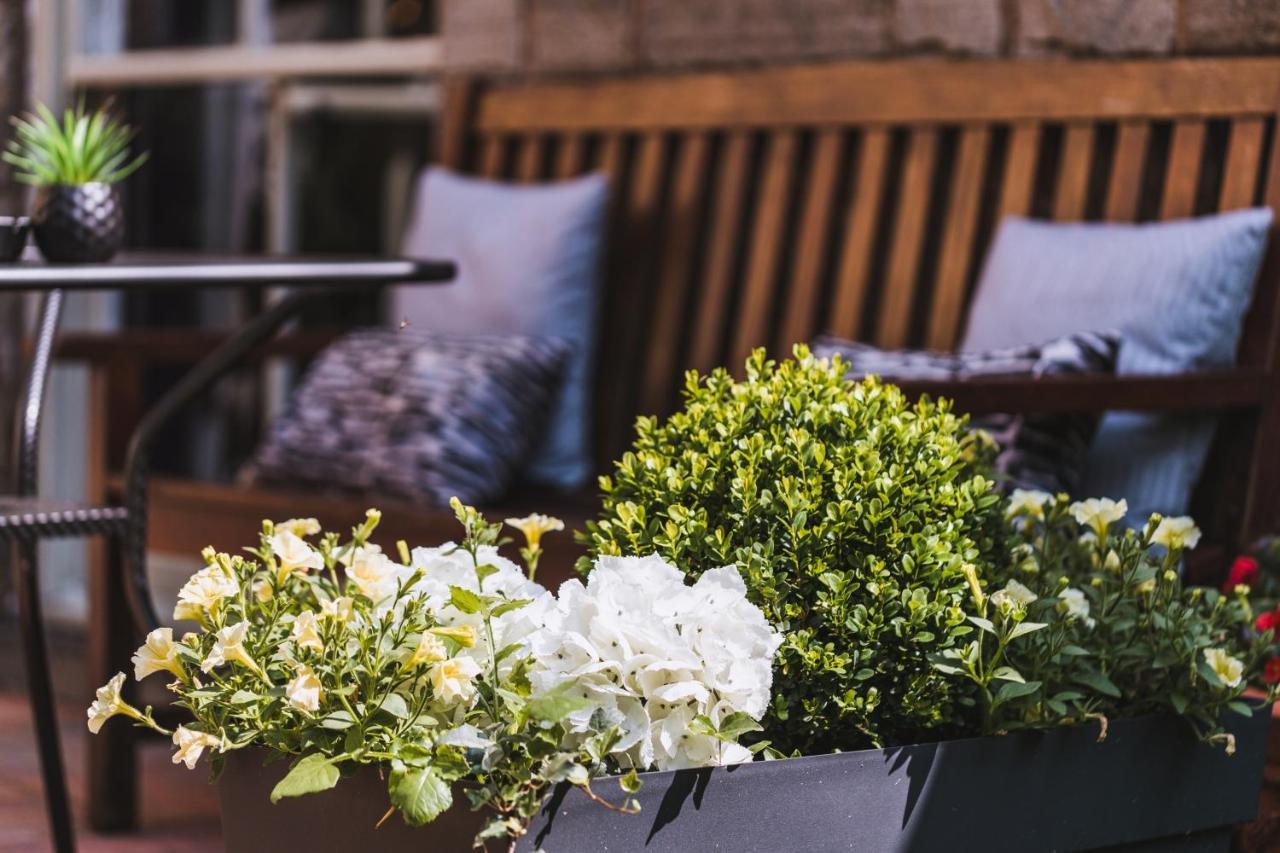 Alston House Hotel Екстериор снимка